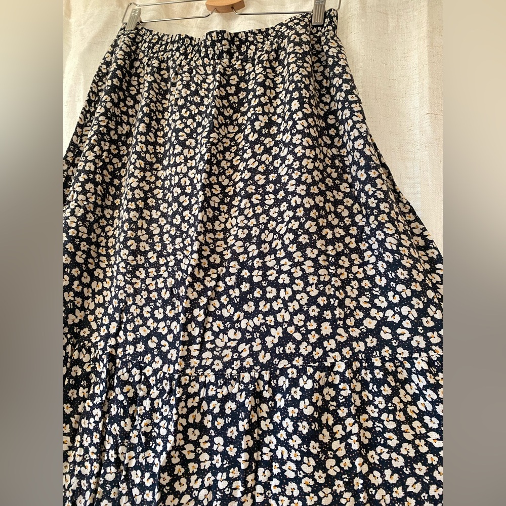 Anne Carson Navy Midi Skirt with Cream Floral Print